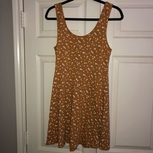 BNWT Forever 21 Medium Mustard Yellow Floral
